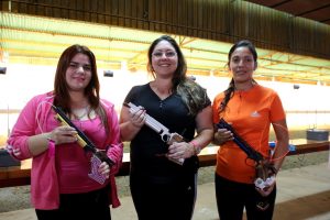 de-izd-a-der-maria-marrero-plata-maribel-pineda-oro-y-maurilay-morillo-bronce
